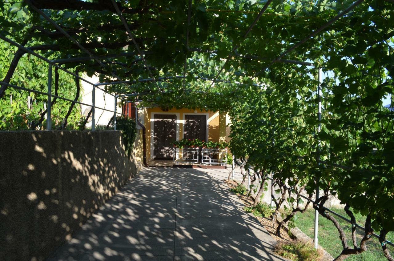 Apartments Elizabeta Draga Bascanska Luaran gambar